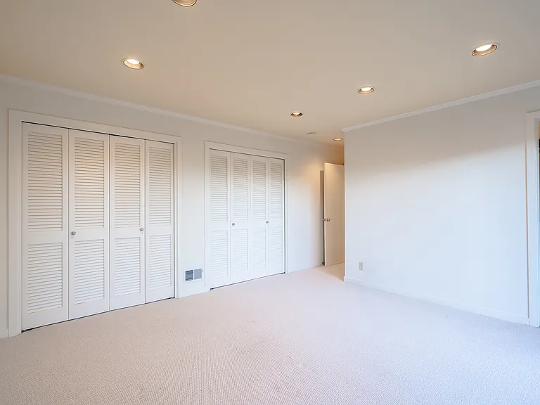 961 W California Ave — Photo 16