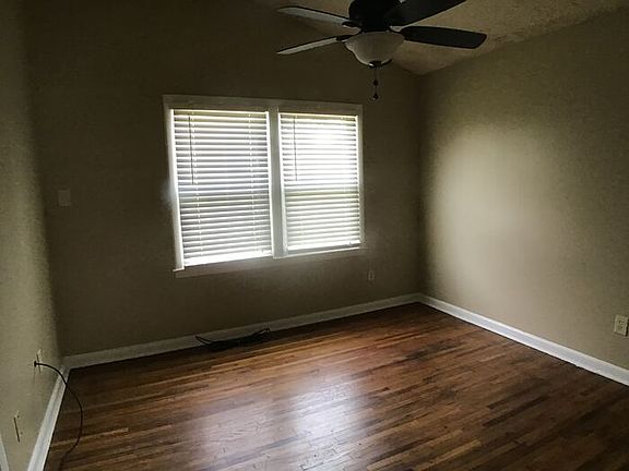 4th image of 352 W Shelby Dr