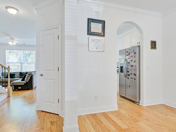 3rd image of 5576 Mole Ln