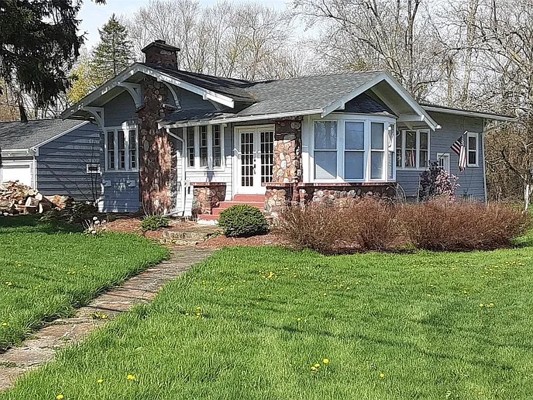 1819 Scottsville Rd — Photo 1