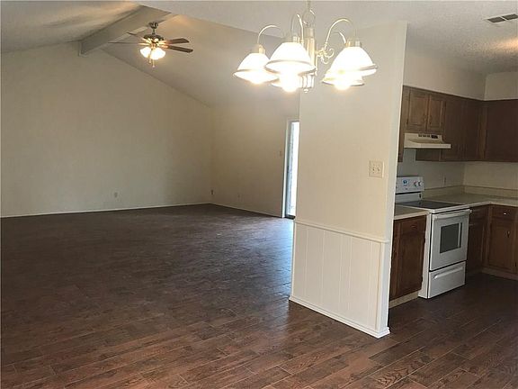 3rd image of 6407 Hidden Springs Dr