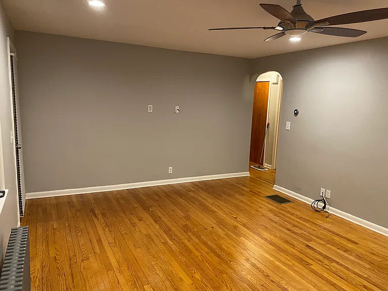 54 Hanford Ave — Photo 9