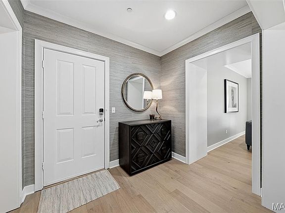 3rd image of 40 Brighton Way APT 1S