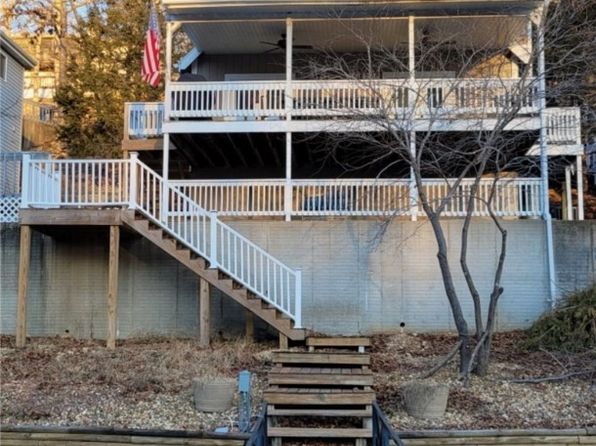 98 Tara Racetrack Cv, Linn Creek, MO 65052