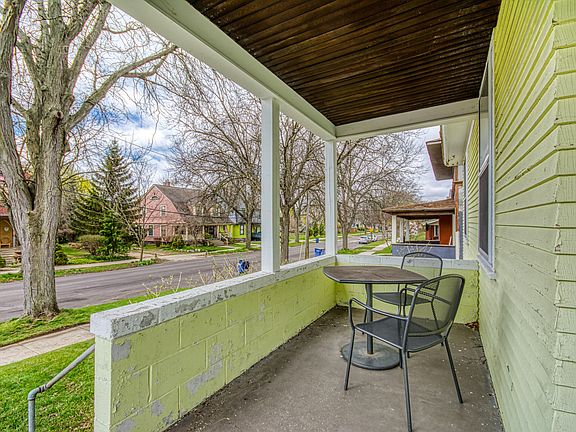 5th image of 582 Prospect Ave SE