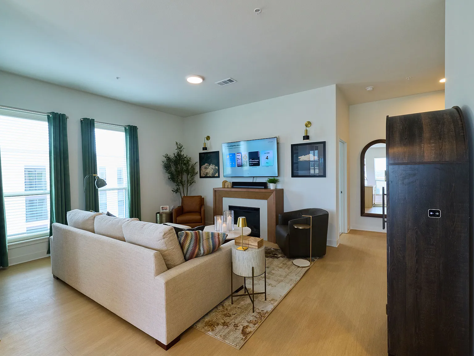 The George Apartments — Photo 3