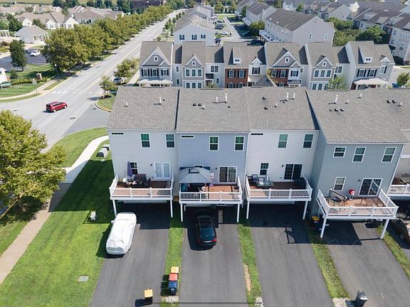 3rd image of 103 S Ridge Ave
