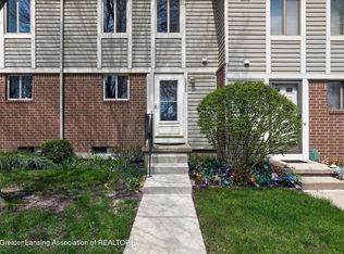 5966 Village Dr, Haslett, MI 48840