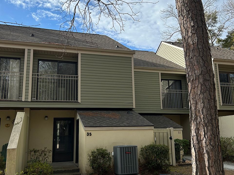 Front view of unit (Townhouse/Condo)