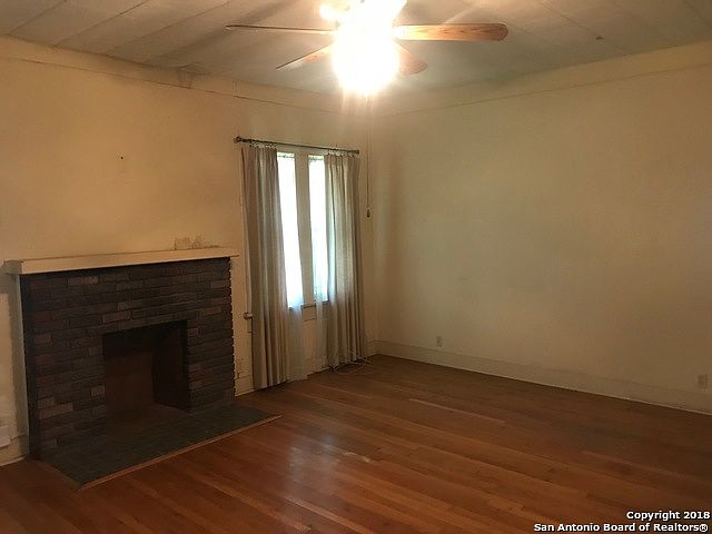 2nd image of 634 W Lynwood Ave