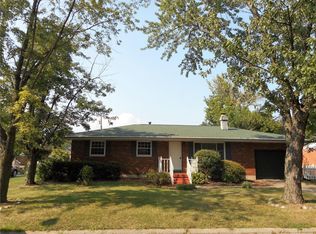 7 Lakeview Dr, Granite City, IL 62040