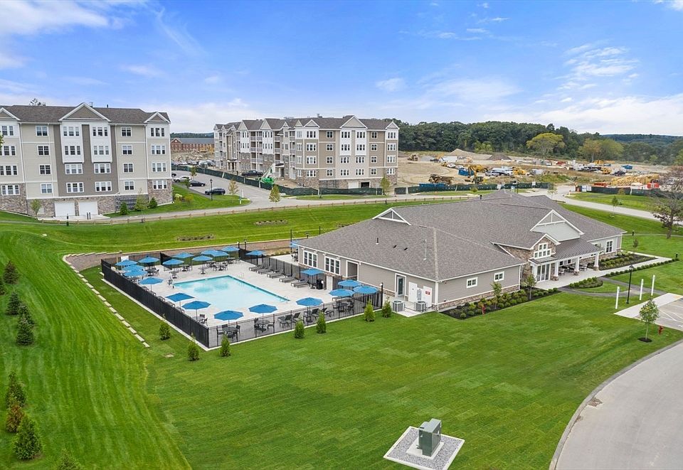 1st image of 5 Peters Farm Way #404