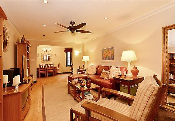 2nd image of 350 E 77th St APT 1D