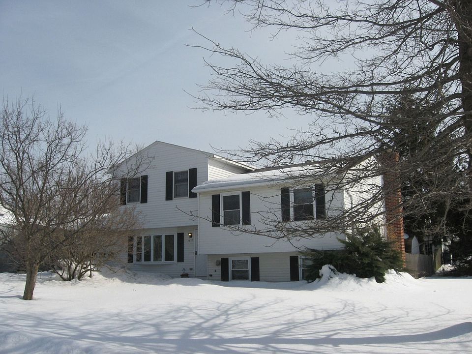 2nd image of 7812 Running Brook Ln