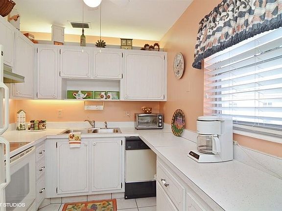 4th image of 2600 SE Ocean Blvd Unit Un Y 12