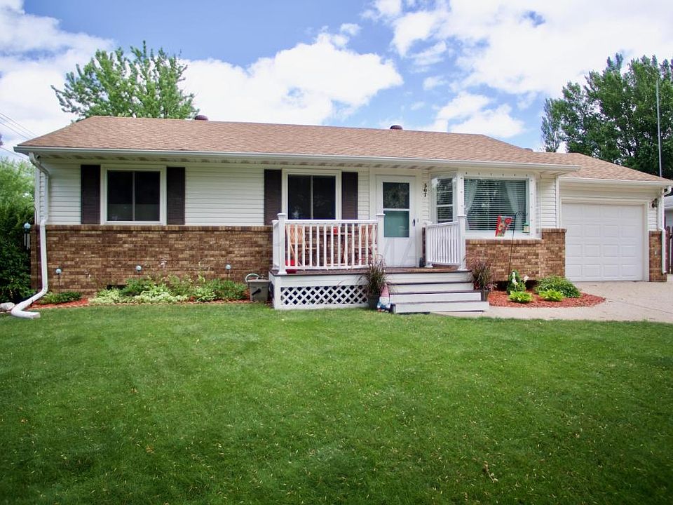1st image of 307 Cedar Ln