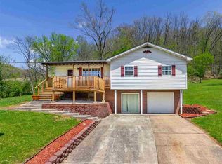 4932 Clymers Creek Rd, Hurricane, WV 25526