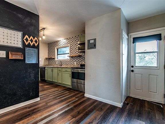 3rd image of 4021 Barnes St