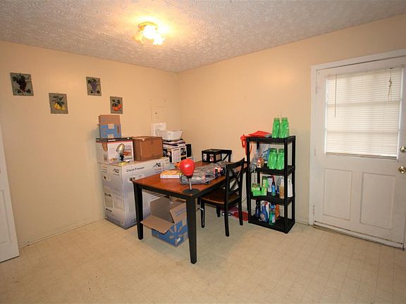 5th image of 420 Whispering Hills Dr