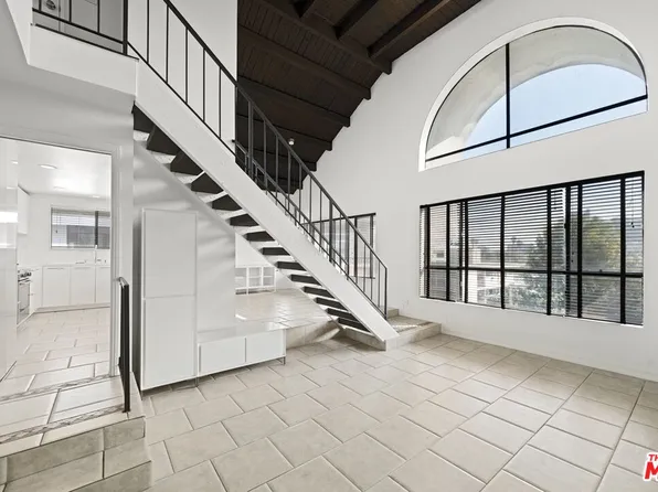 221 S Gale Dr Unit 408, Beverly Hills, CA 90211