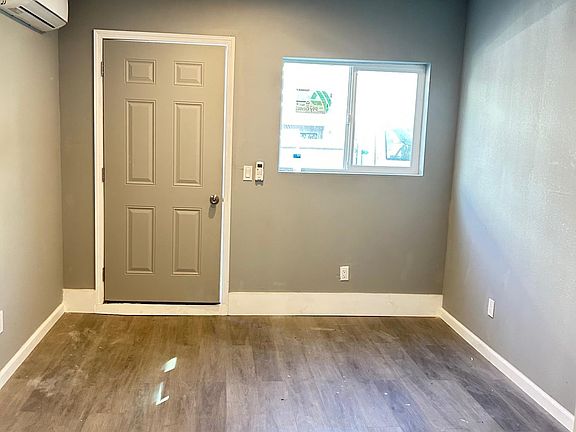 4th image of 1411 Armacost Ave #1415