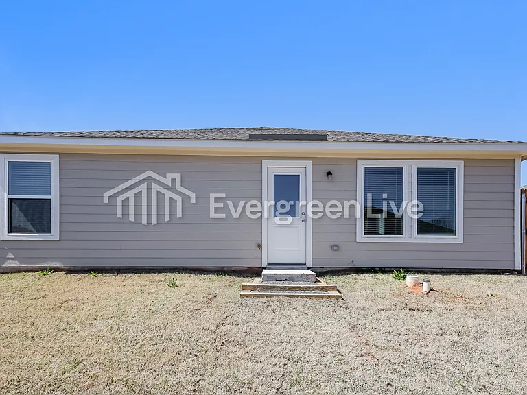 10912 SW 22nd St — Photo 15