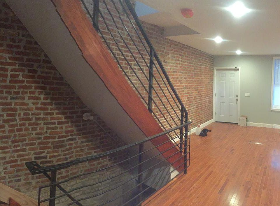 1st image of 1542 N Myrtlewood St