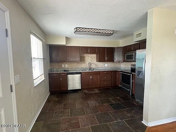 3rd image of 3822 S Atlantic Ave