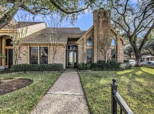 10073 Kemp Forest Dr, Houston, TX 77080