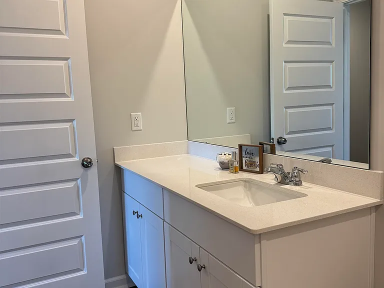 431 Falling Leaf Loop — Photo 13
