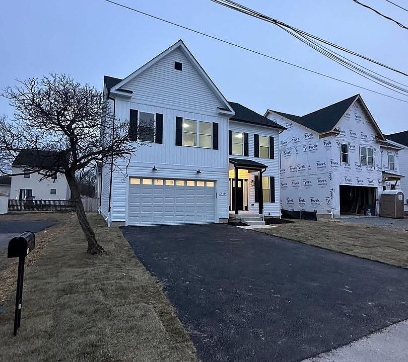 1st image of 717 207th St