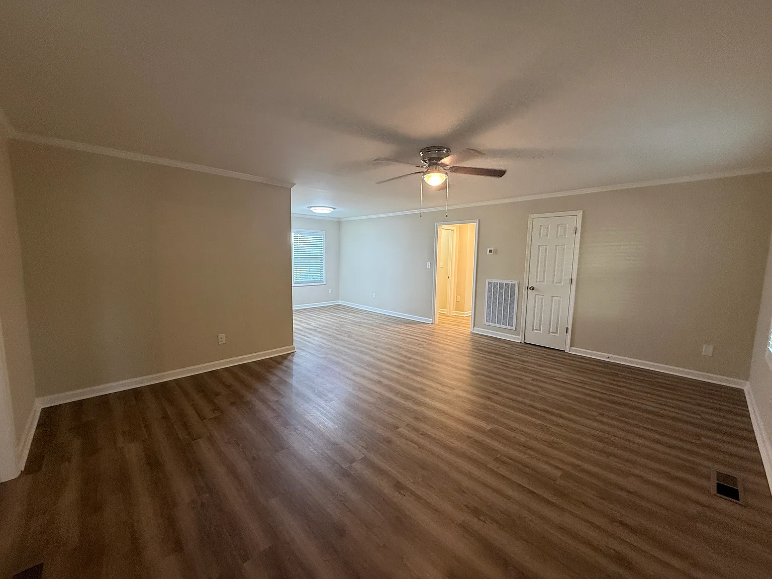 3 bed, 1174 sqft, $2,000 — Photo 3