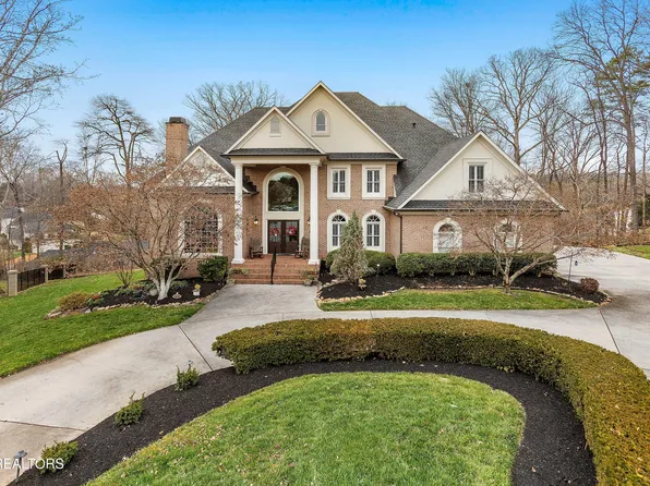 9001 Grey Pointe Dr, Knoxville, TN 37922