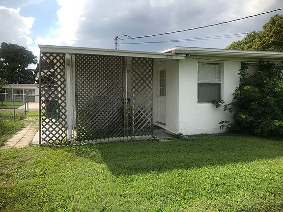 3rd image of 2118 Lyra Dr
