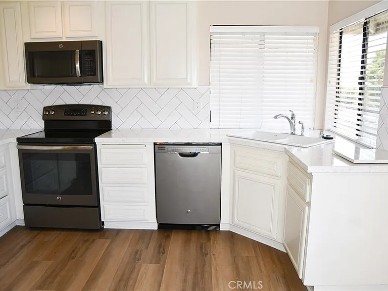 2337 E Skyline Dr — Photo 25