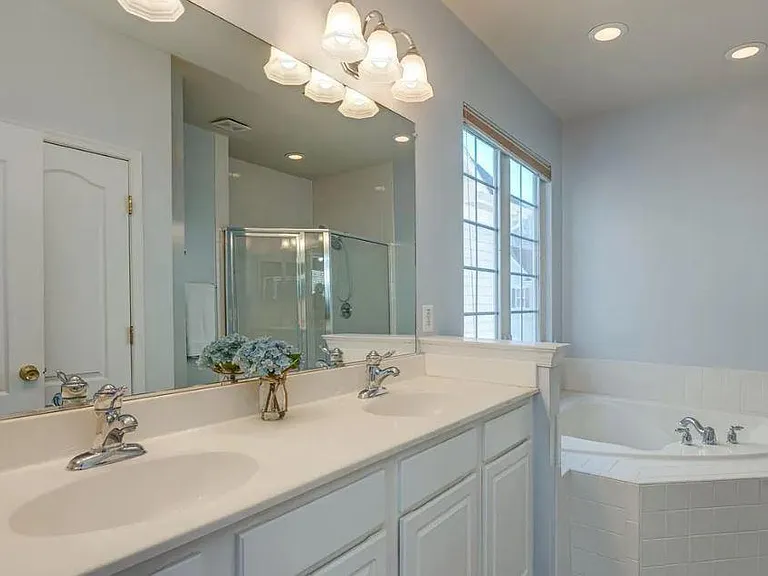 7507 Lindberg Dr — Photo 12