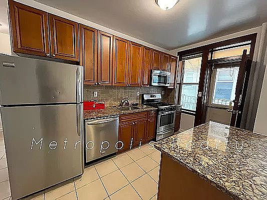 1st image of 2348 28th St #1