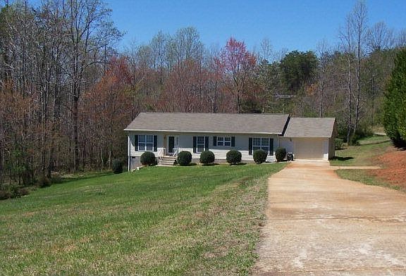 3rd image of 811 Meadowood Trl