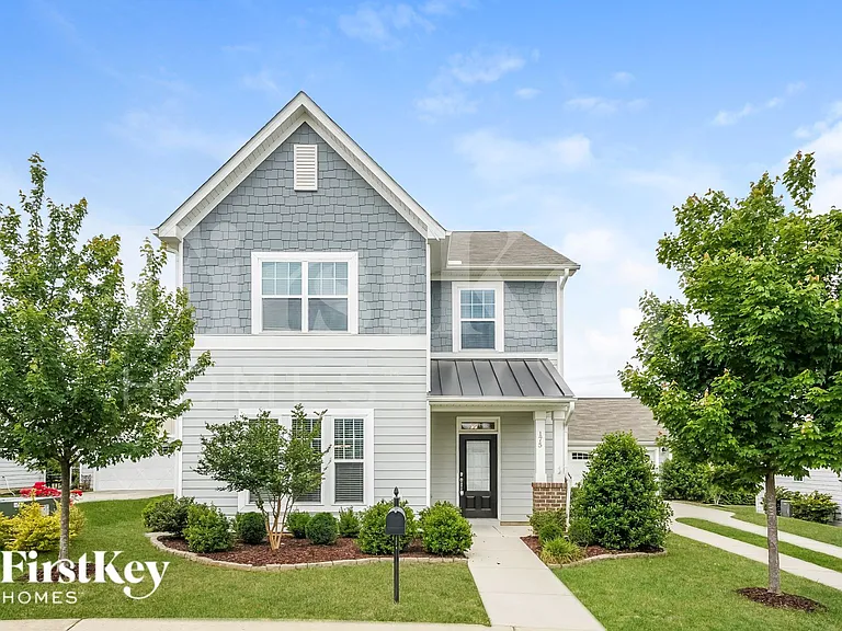 175 Heathwood Dr — Photo 1