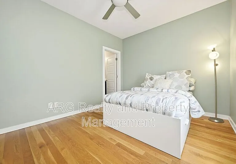 472 Martin St SE — Photo 14