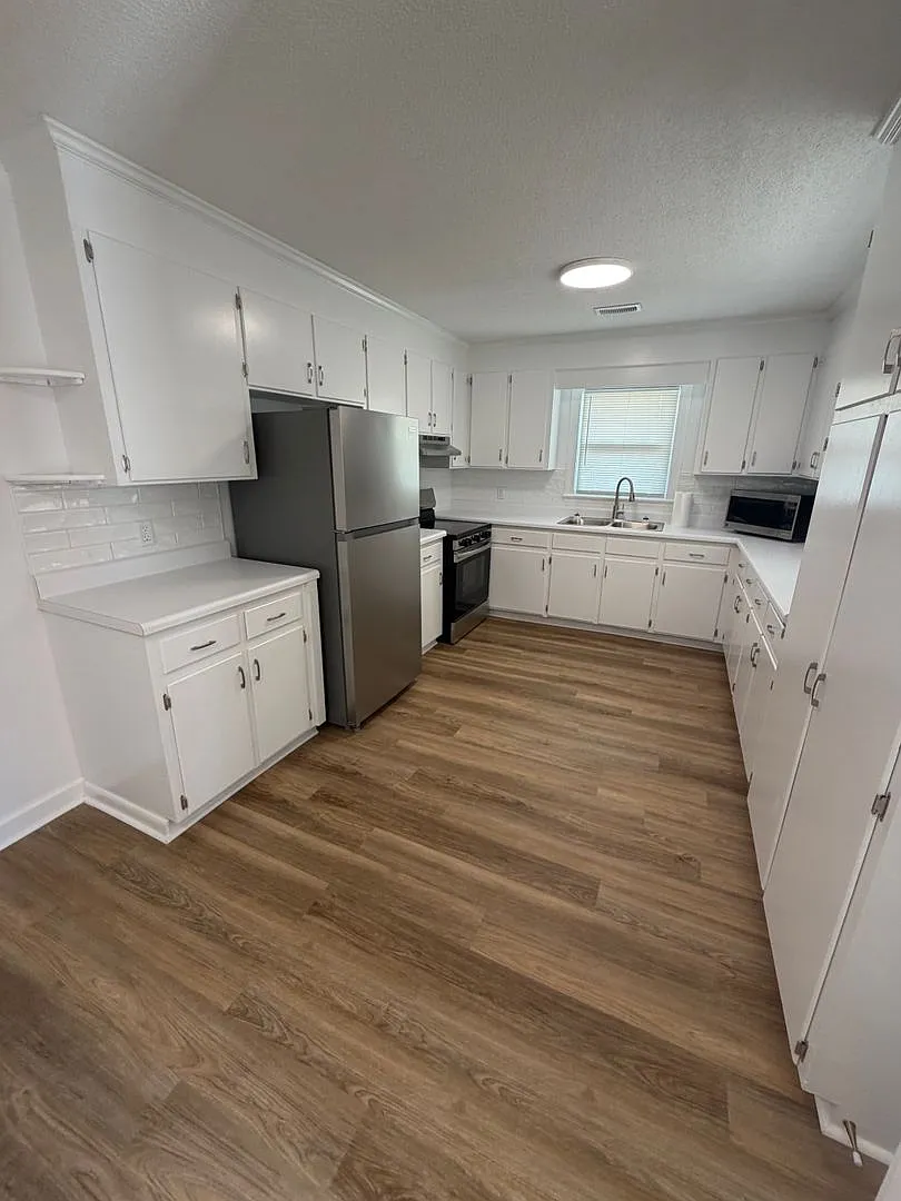 3858 Neuse Rd — Photo 3