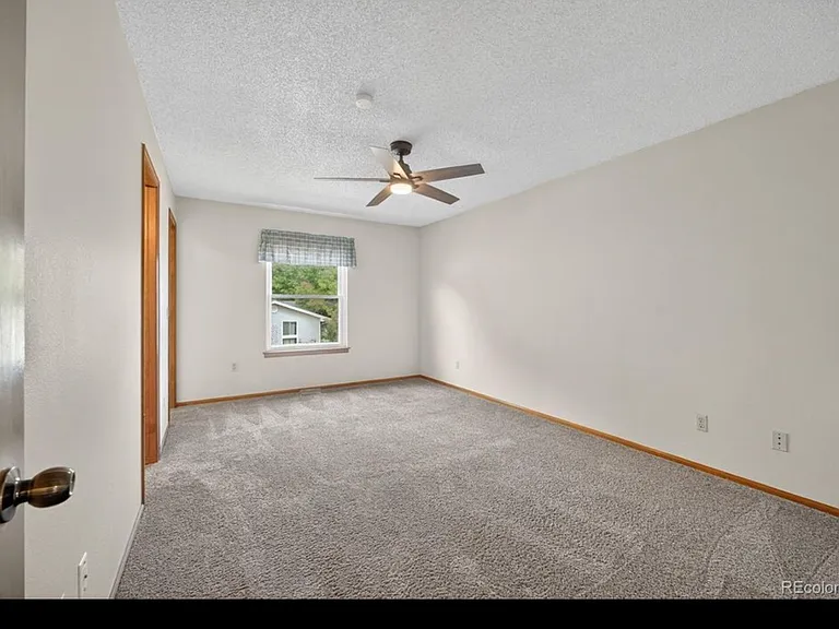 250 Cypress Ln — Photo 12