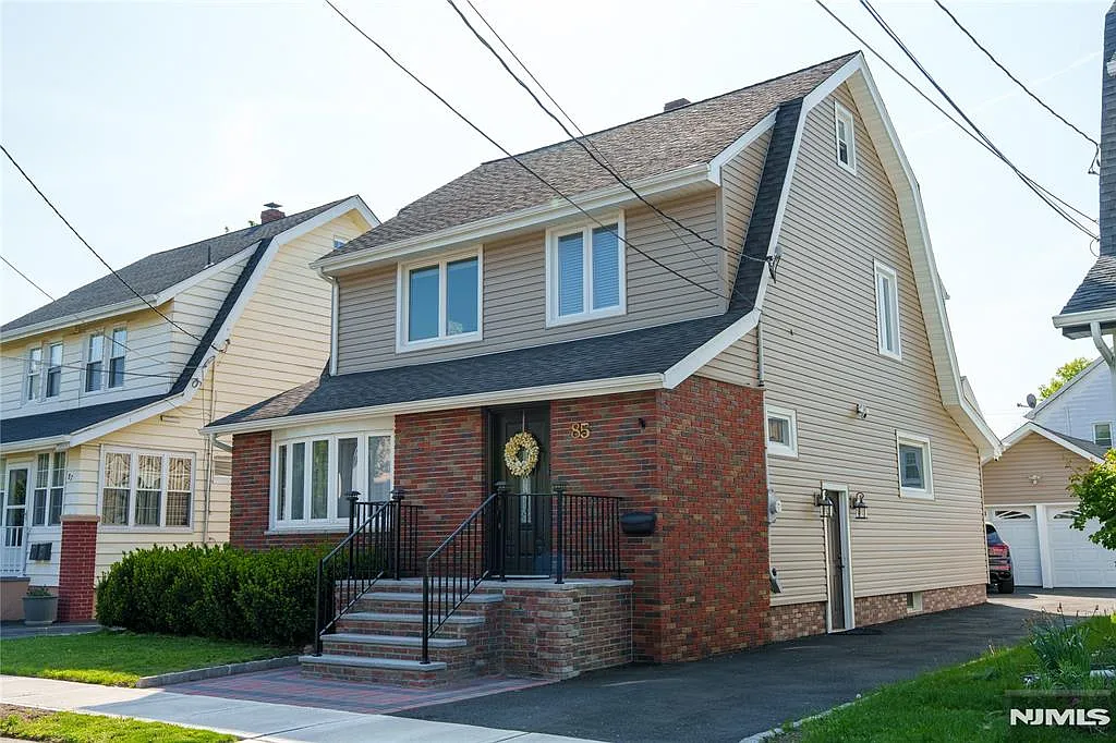85 Scrivens St photo 1