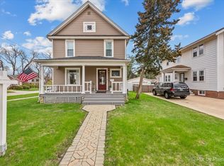 1102 W Galena Blvd, Aurora, IL 60506