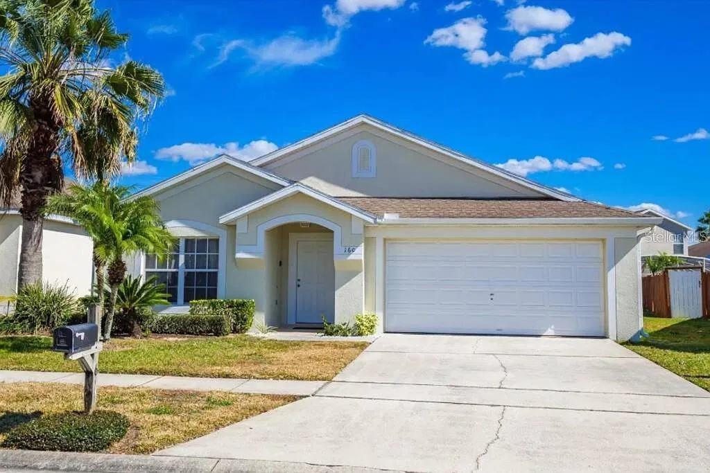 4 bed, 3.0 bath, 1929 sqft, $2,500 — Photo 1