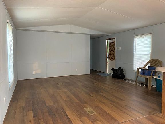 3rd image of 453 N Canyon Dr