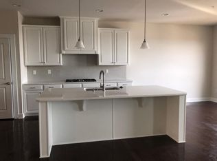 704 Quarry Point Rd, Malvern, PA 19355