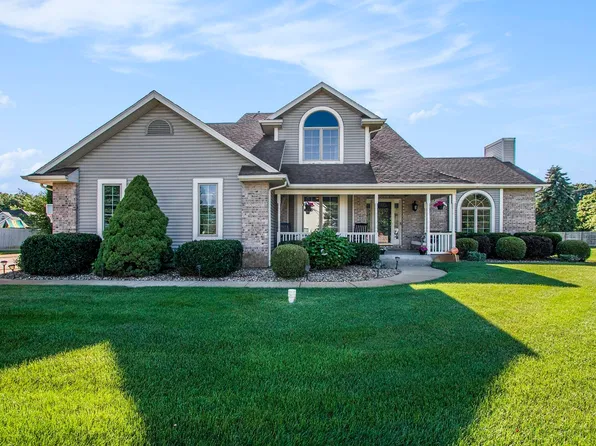 53021 Woodmar Dr, Granger, IN 46530