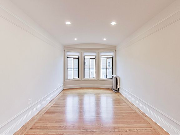 5th image of 3501 Divisadero St APT 23