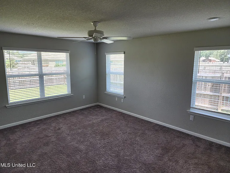 115 Rosie Dr — Photo 15